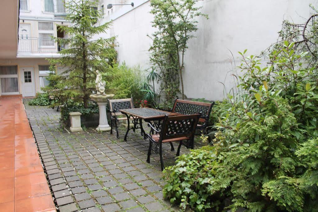 City Lounge Hotel Dusseldorf Exterior photo